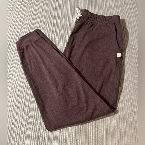 Vuori Pants - Vuori Women’s Athletic Performance Jogger Smoked Plum Heather sz Medium